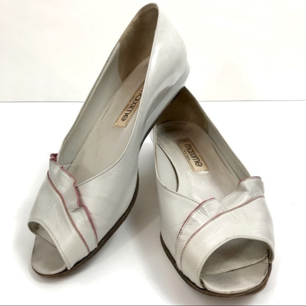 Vintage Ruffle‎ Peep-Toe Flats